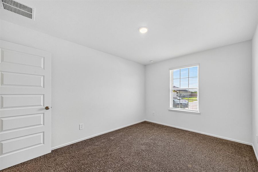 Spacious, unfurnished interior of a new home in Windstone on the Prairie, Richmond (Image 13).