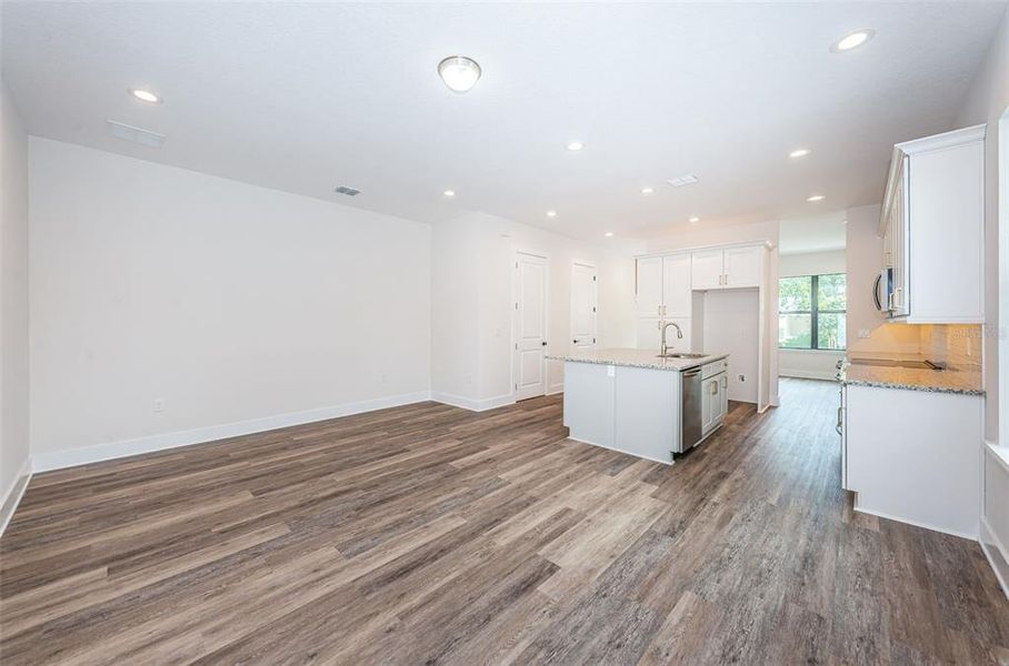 Spacious, unfurnished interior of a new home in , New Port Richey (Image 27).