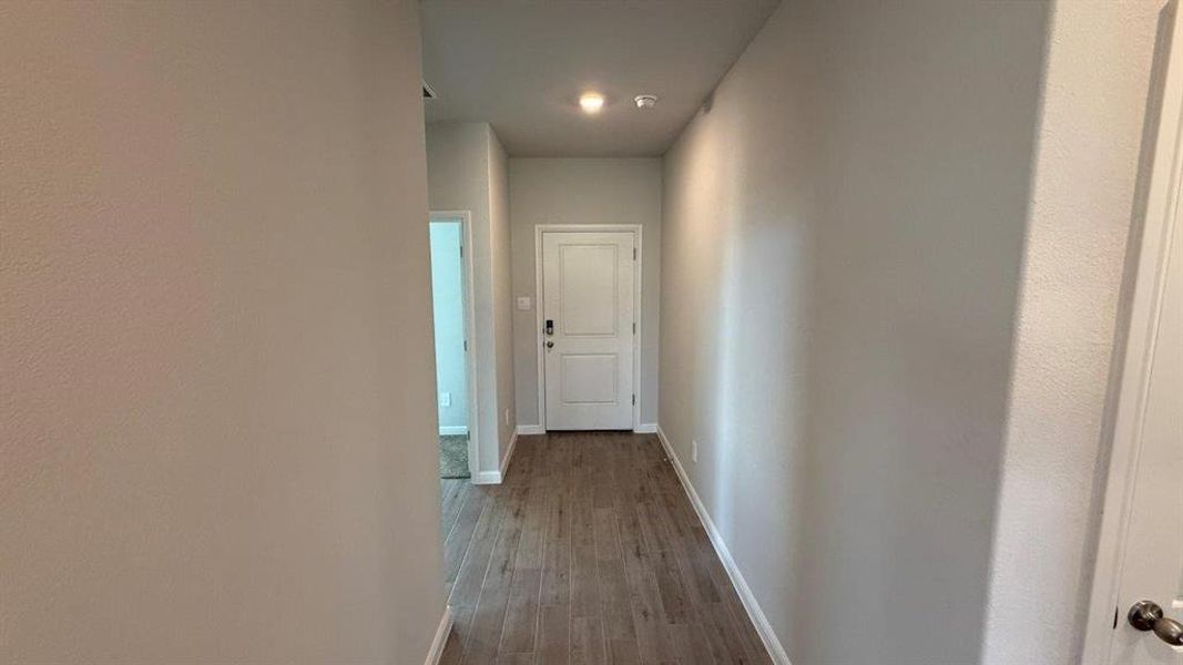 Spacious, unfurnished interior of a new home in Saratoga, Granbury (Image 13). Spacious, unfurnished interior of a new home in Saratoga, Granbury (Image 13).