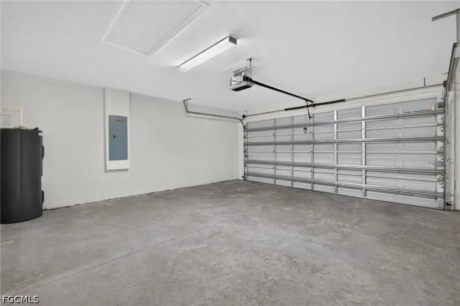 Spacious, unfurnished interior of a new home in Cape Coral, Cape Coral (Image 32). Spacious, unfurnished interior of a new home in Cape Coral, Cape Coral (Image 32).