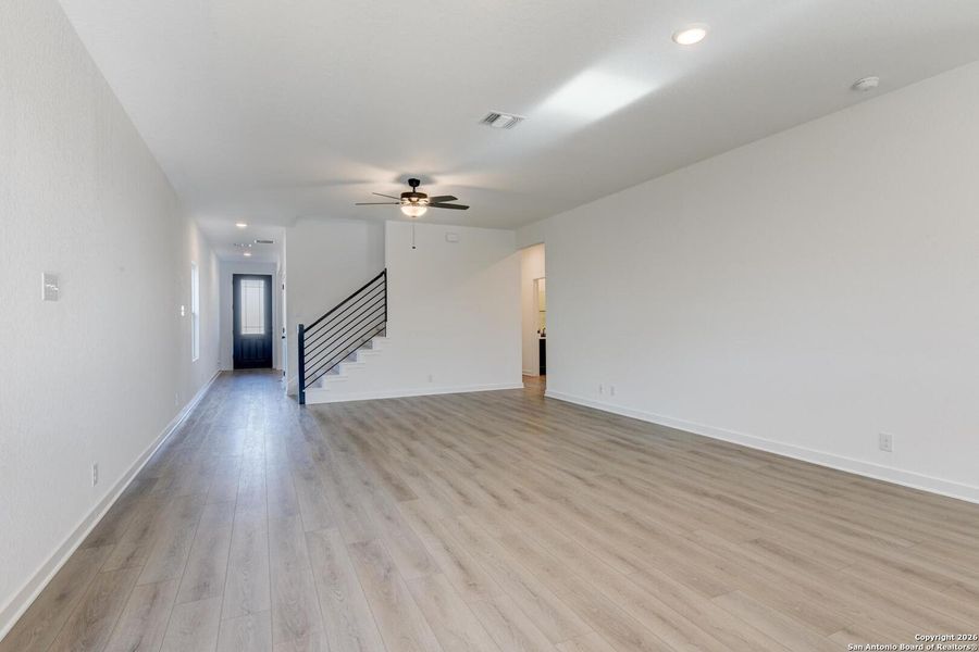 Spacious, unfurnished interior of a new home in Arcadia Ridge, San Antonio (Image 27).