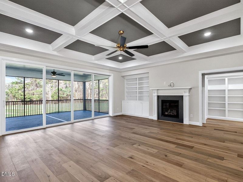 009-1280x960-family-room