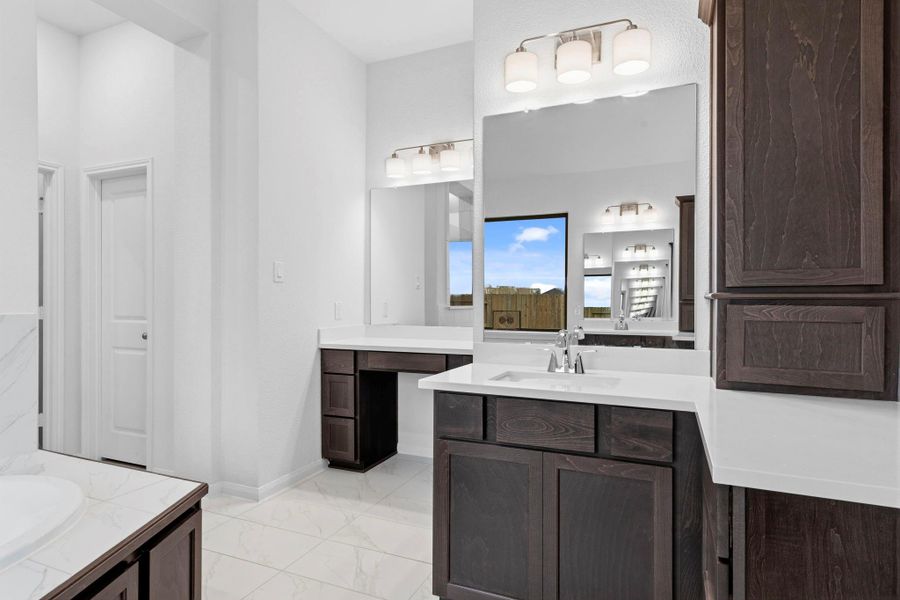 Furnished interior view inside a new home in , Texas City (Image 6).