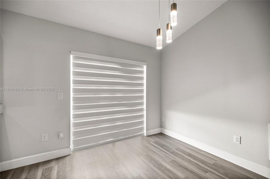 Spacious, unfurnished interior of a new home in , Dunnellon (Image 11).