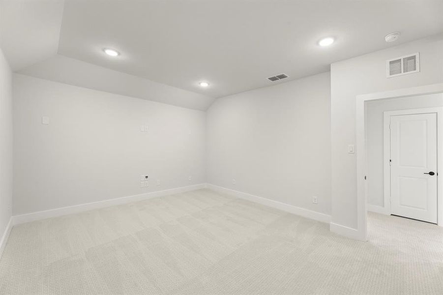 21. 7257 Ladybug - Media