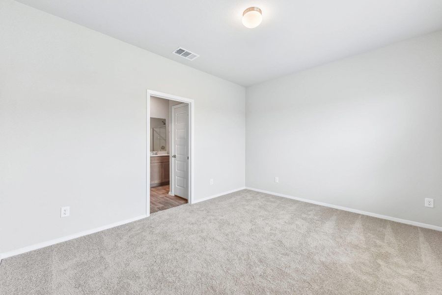 Spacious, unfurnished interior of a new home in Edgebrooke, Pflugerville (Image 28).