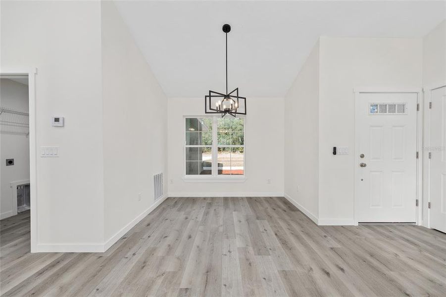 Spacious, unfurnished interior of a new home in , Citrus Springs (Image 19).