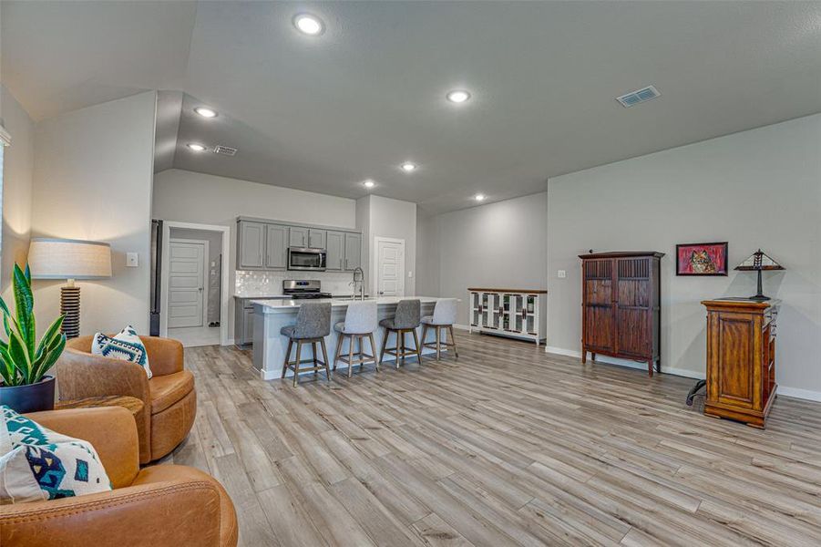 Image 33 of a home in .