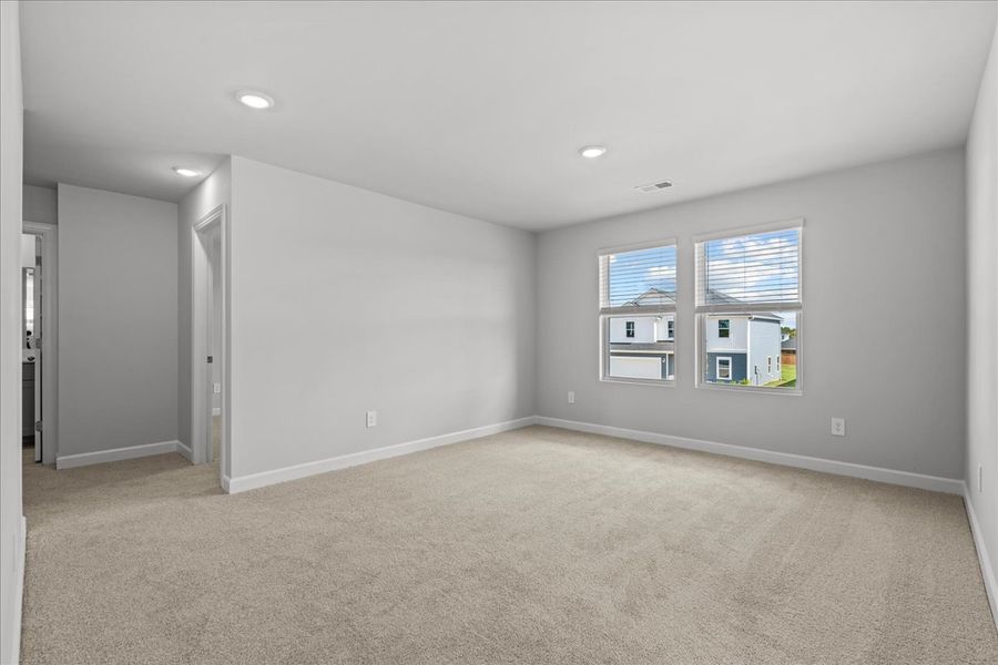 Spacious, unfurnished interior of a new home in Chatham Forest, Duncan (Image 16). Spacious, unfurnished interior of a new home in Chatham Forest, Duncan (Image 16).
