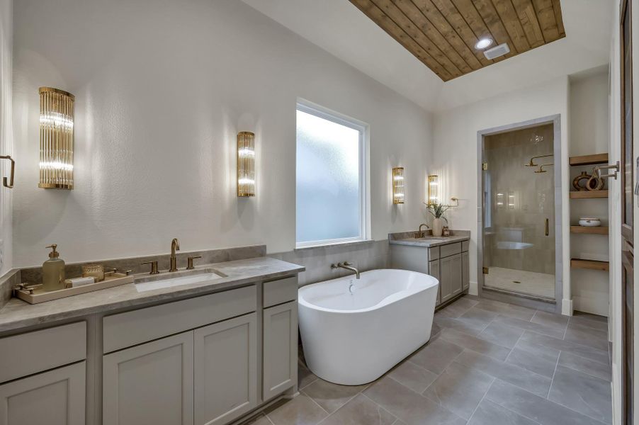 Another tongue & groove ceiling in the spa-like en suite. Another tongue & groove ceiling in the spa-like en suite.