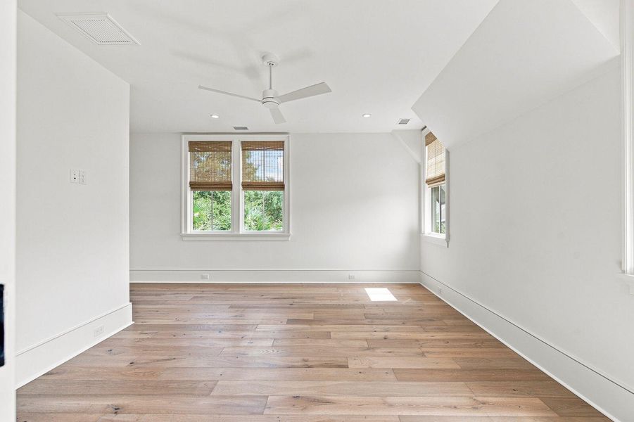 Spacious, unfurnished interior of a new home in , Mount Pleasant (Image 79).