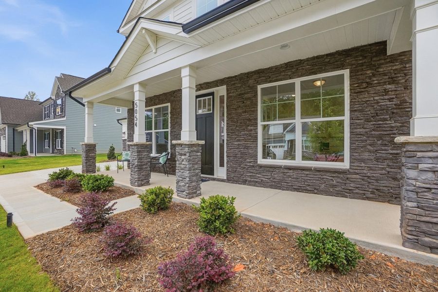 Exterior details and patio area of a home in Rone Creek, Waxhaw (Image 3).