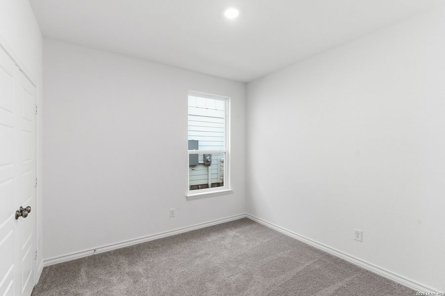 Spacious, unfurnished interior of a new home in The Overlook at Creekside, New Braunfels (Image 33).