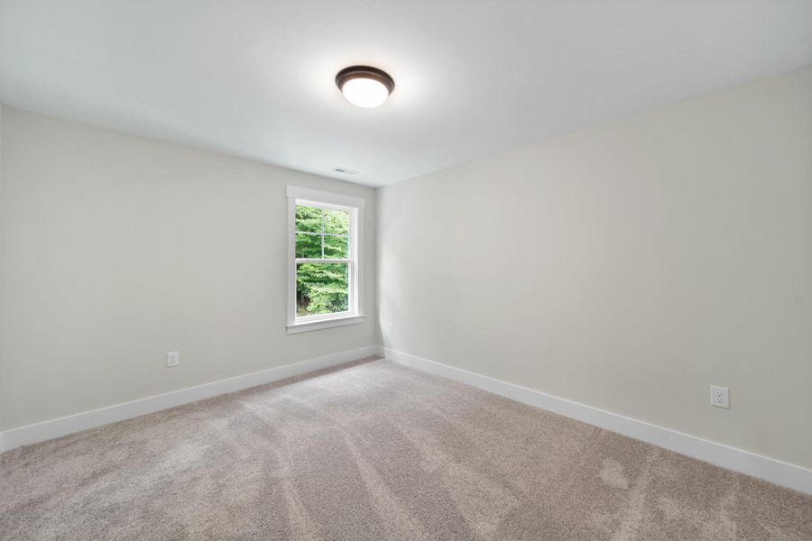 Spacious, unfurnished interior of a new home in Harbor Crossing, Greensboro (Image 24).