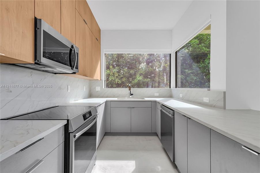 Furnished interior view inside a new home in , Fort Lauderdale (Image 18). Furnished interior view inside a new home in , Fort Lauderdale (Image 18).