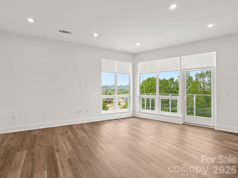 Spacious, unfurnished interior of a new home in , Asheville (Image 16).