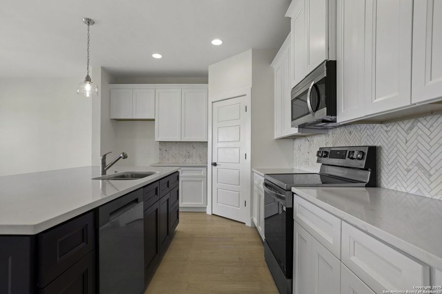 Furnished interior view inside a new home in , Kerrville (Image 10).