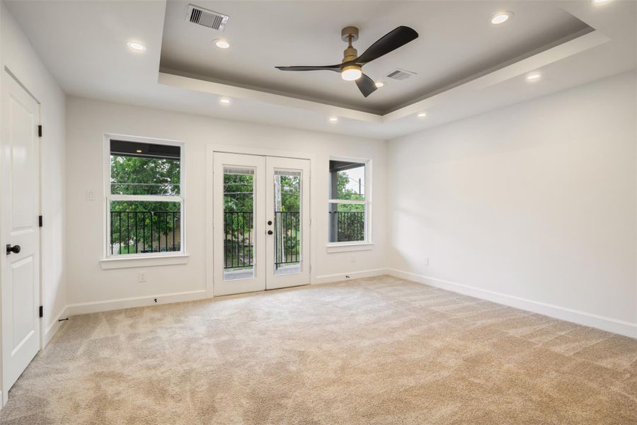 Spacious, unfurnished interior of a new home in , Houston (Image 25).