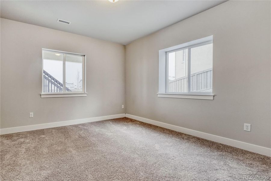 Spacious, unfurnished interior of a new home in Sterling Ranch Homestead, Colorado Springs (Image 26).