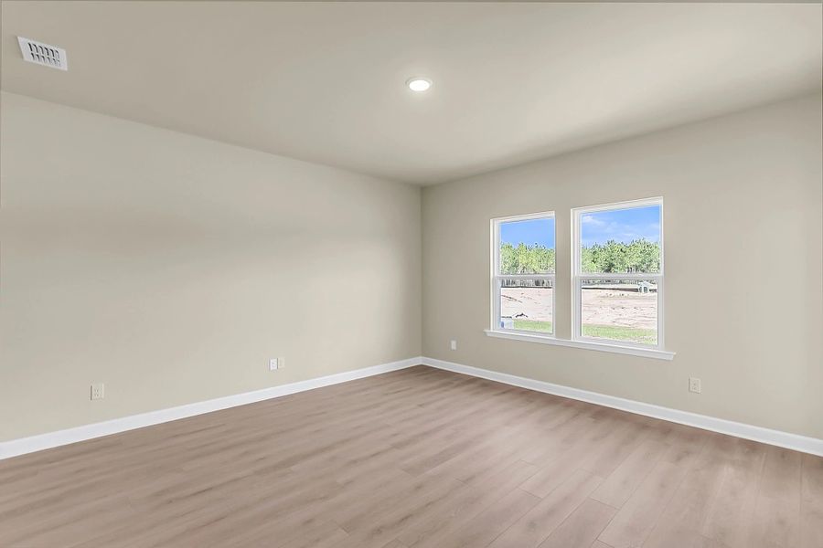 Spacious, unfurnished interior of a new home in Tea Farm, Ravenel (Image 12).