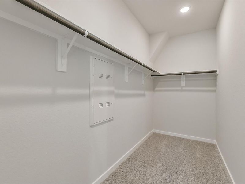 Spacious, unfurnished interior of a new home in Spring Branch Crossing, Conroe (Image 30).