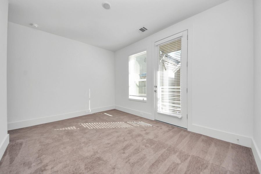 Spacious, unfurnished interior of a new home in Carver Landing, Houston (Image 21).