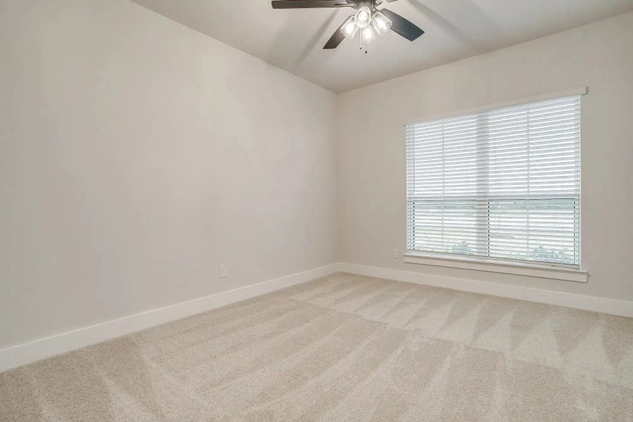 Representative unfurnished interior of a home built from the The Magnolia by Elmwood Custom Homes in Waterfall Ranch Estates, Waxahachie (Image 25).