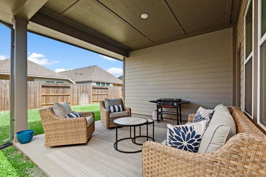 Exterior details and patio area of a home in The Grand Prairie 40’, Hockley (Image 24).