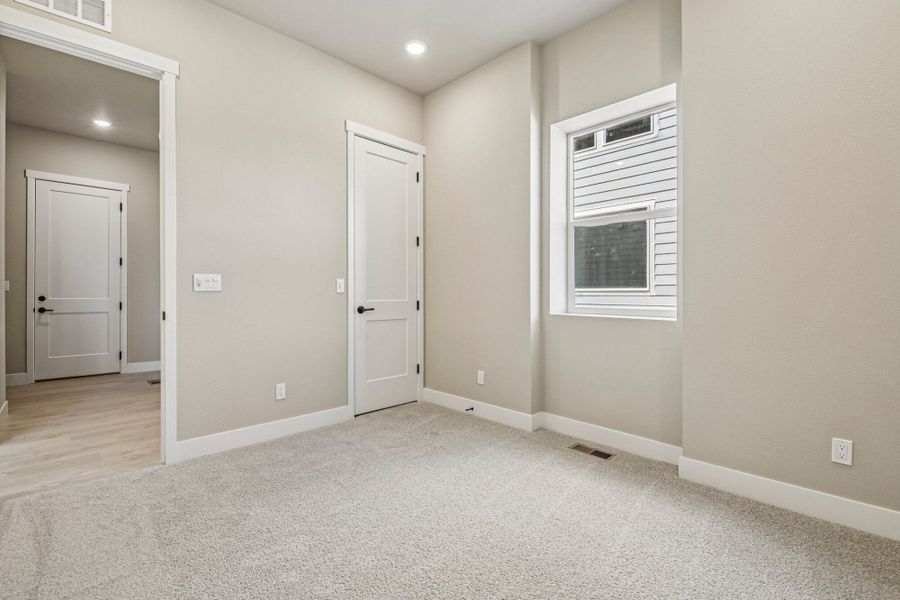 Spacious, unfurnished interior of a new home in Country Club Reserve – Fort Collins, Fort Collins (Image 26).