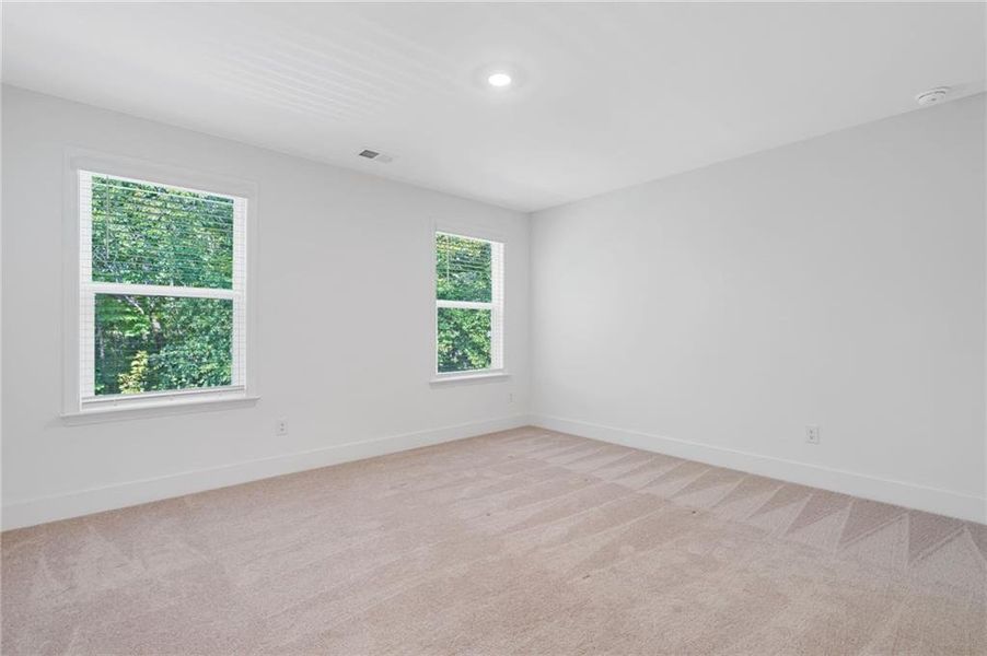 Spacious, unfurnished interior of a new home in , Dallas (Image 47).