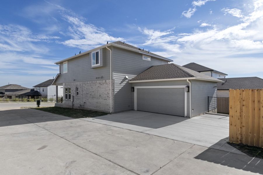 Image 29 of a home in Easton Park.