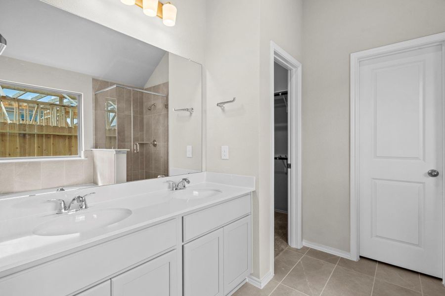 Furnished interior view inside a new home in Candela, Richmond (Image 13).