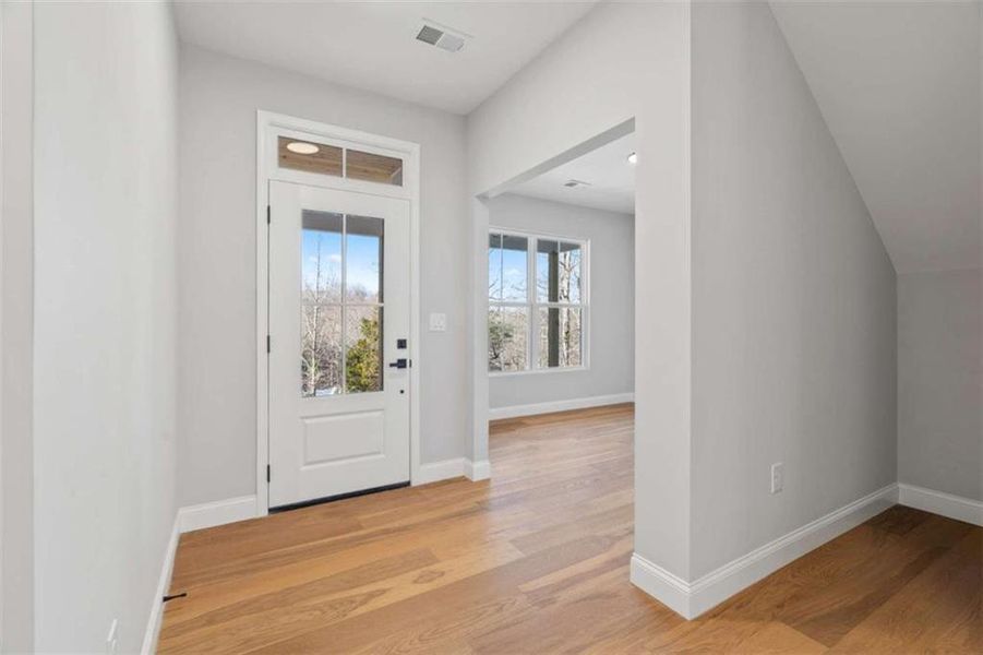 Spacious, unfurnished interior of a new home in , Gainesville (Image 34).