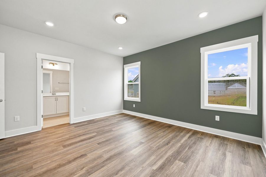 Spacious, unfurnished interior of a new home in Allen Park, Raleigh (Image 17).