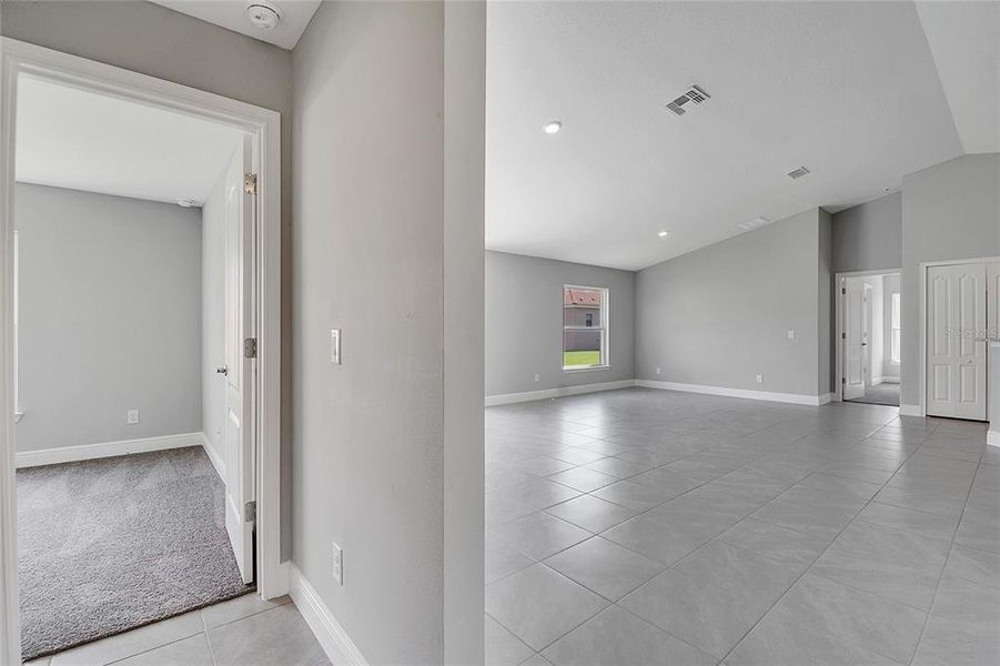 Spacious, unfurnished interior of a new home in , Kissimmee (Image 33).