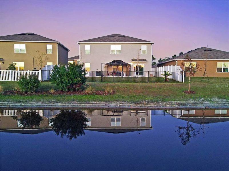 Exterior details and patio area of a home in Lakes at Laurel Highlands, Lakeland (Image 31).