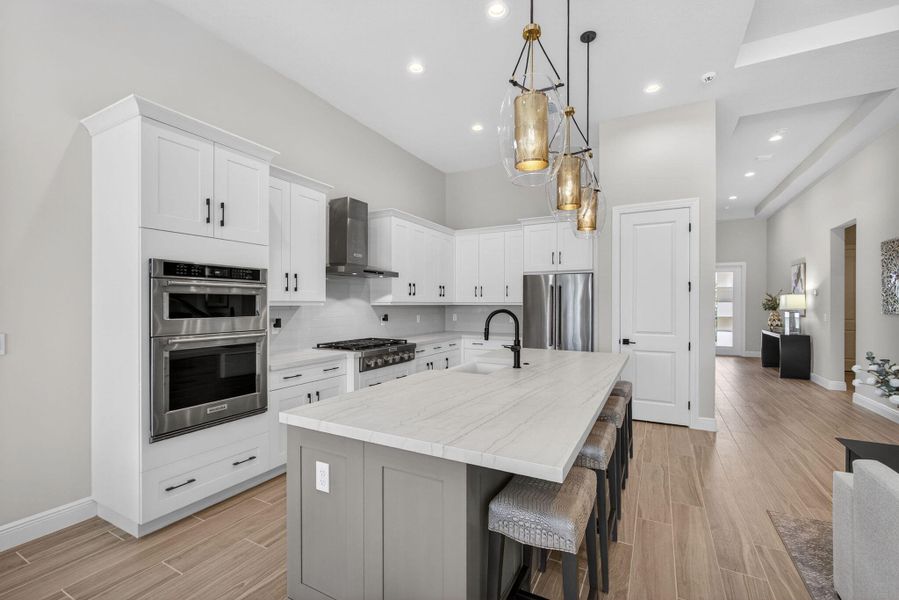 Kitchen 19-web-or-mls-5D1A6104