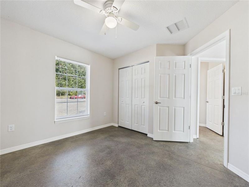 Spacious, unfurnished interior of a new home in , Ocala (Image 25).