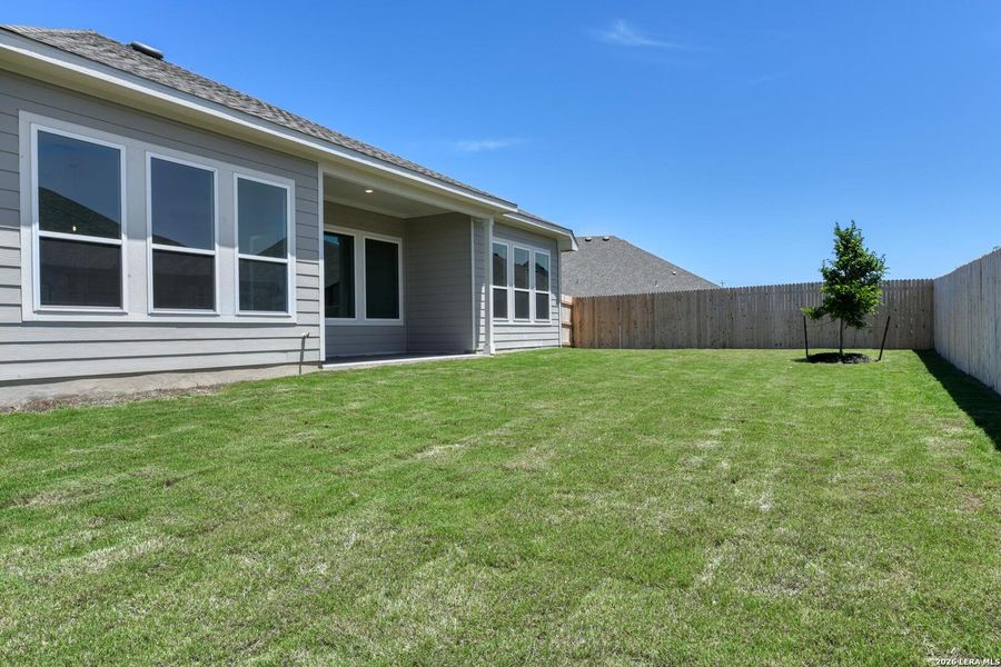 Exterior details and patio area of a home in Saddlebrook Ranch, Schertz (Image 3).