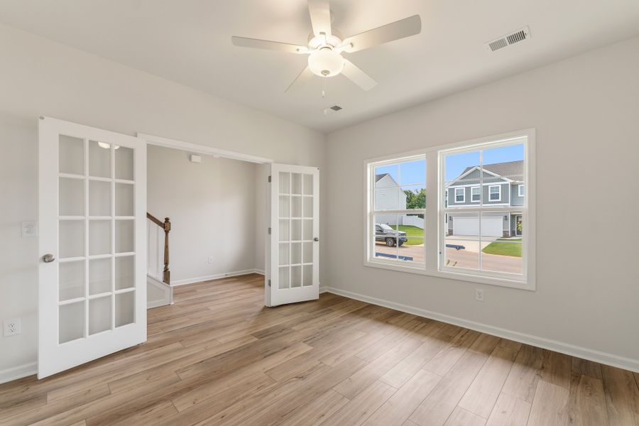 Spacious, unfurnished interior of a new home in Dove Hollow, Chesnee (Image 20).
