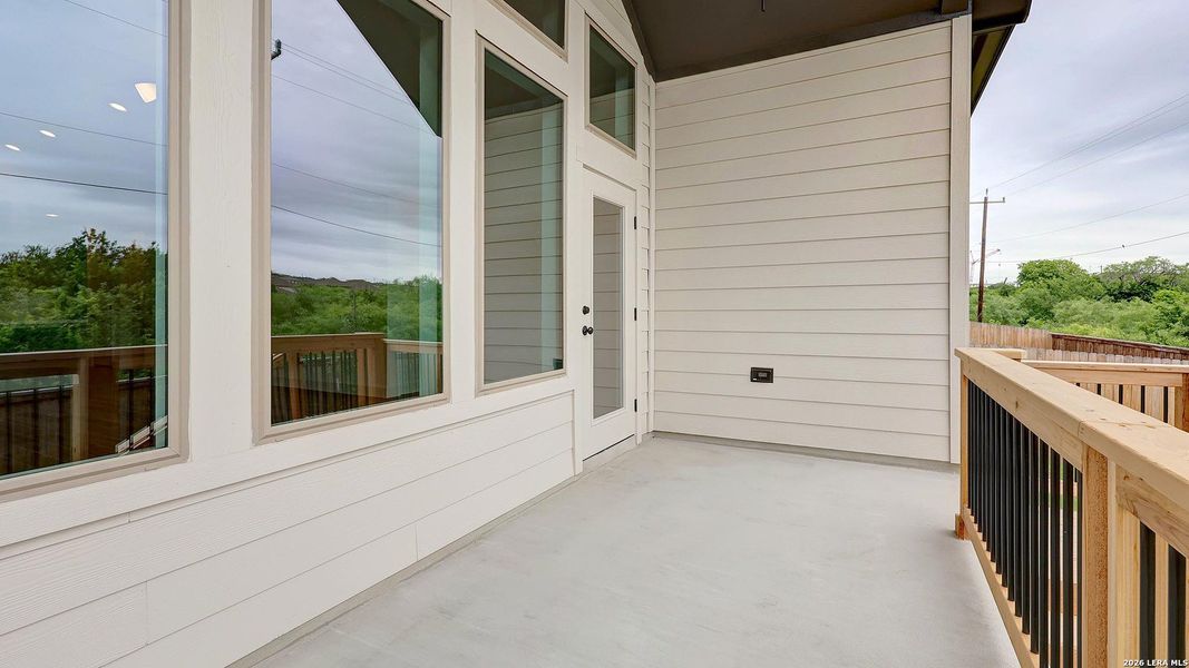 Exterior details and patio area of a home in Ladera, San Antonio (Image 19).