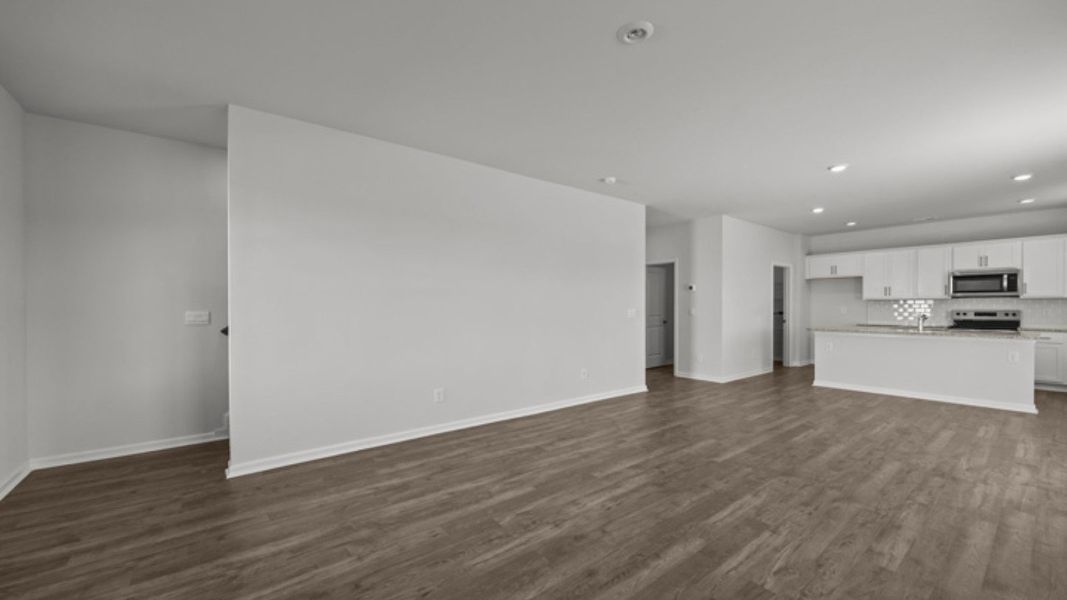 Spacious, unfurnished interior of a new home in Villa Grande, Winterville (Image 18).
