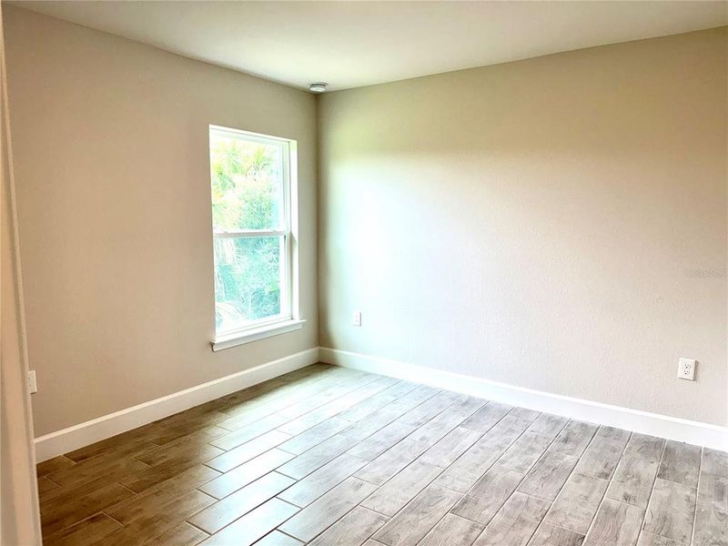 Spacious, unfurnished interior of a new home in South Gulf Cove, Port Charlotte (Image 20).