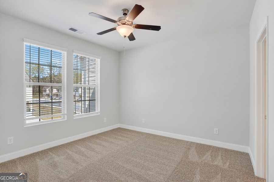 Spacious, unfurnished interior of a new home in Morning Creek Forest, South Fulton (Image 11).
