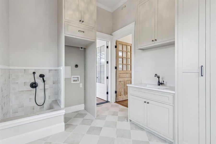 Furnished interior view inside a new home in , Rockwall (Image 14).