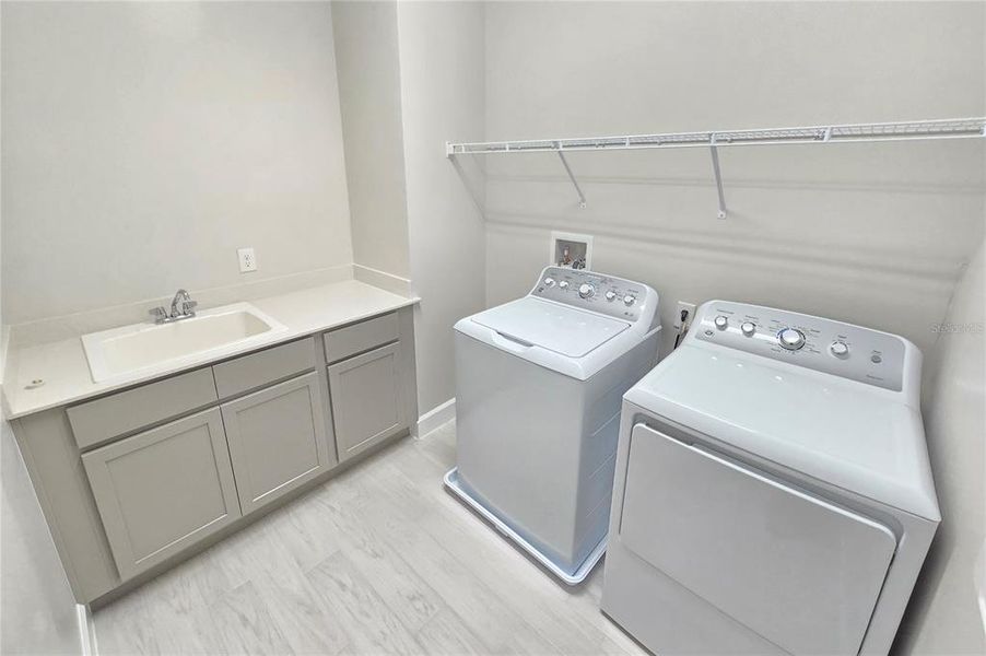 Furnished interior view inside a new home in Bay Lake Farms, St. Cloud (Image 21).