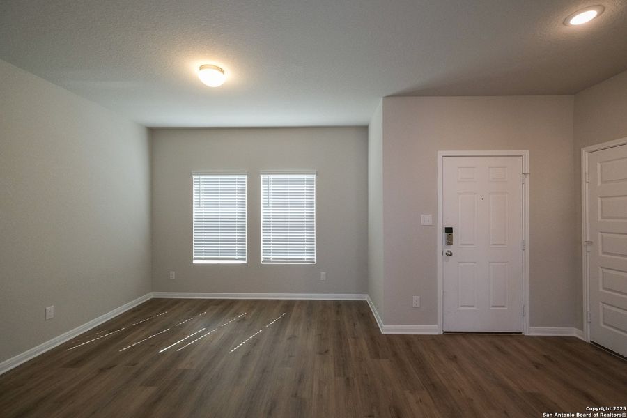 Spacious, unfurnished interior of a new home in Paloma Park, Converse (Image 18).