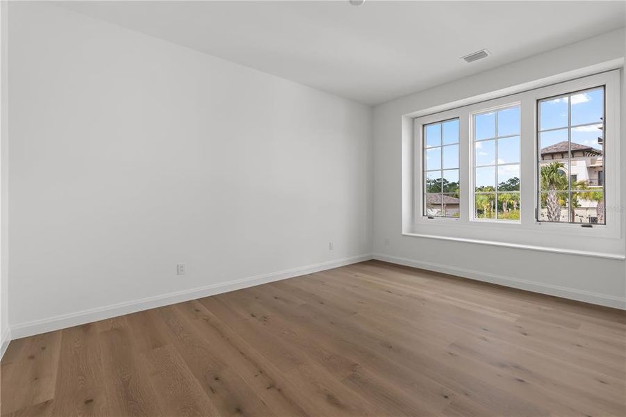 Spacious, unfurnished interior of a new home in , Orlando (Image 52).