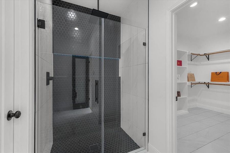 Furnished interior view inside a new home in , Fort Worth (Image 9).