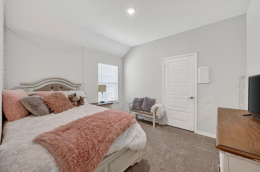 Furnished interior view inside a new home in Williamsburg, Fate (Image 34).
